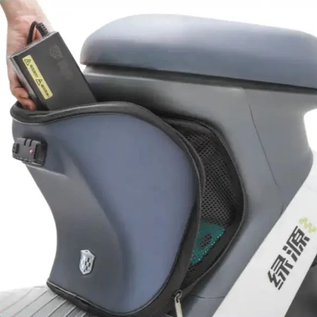 hmp-liva-saddle-bag-contain-items